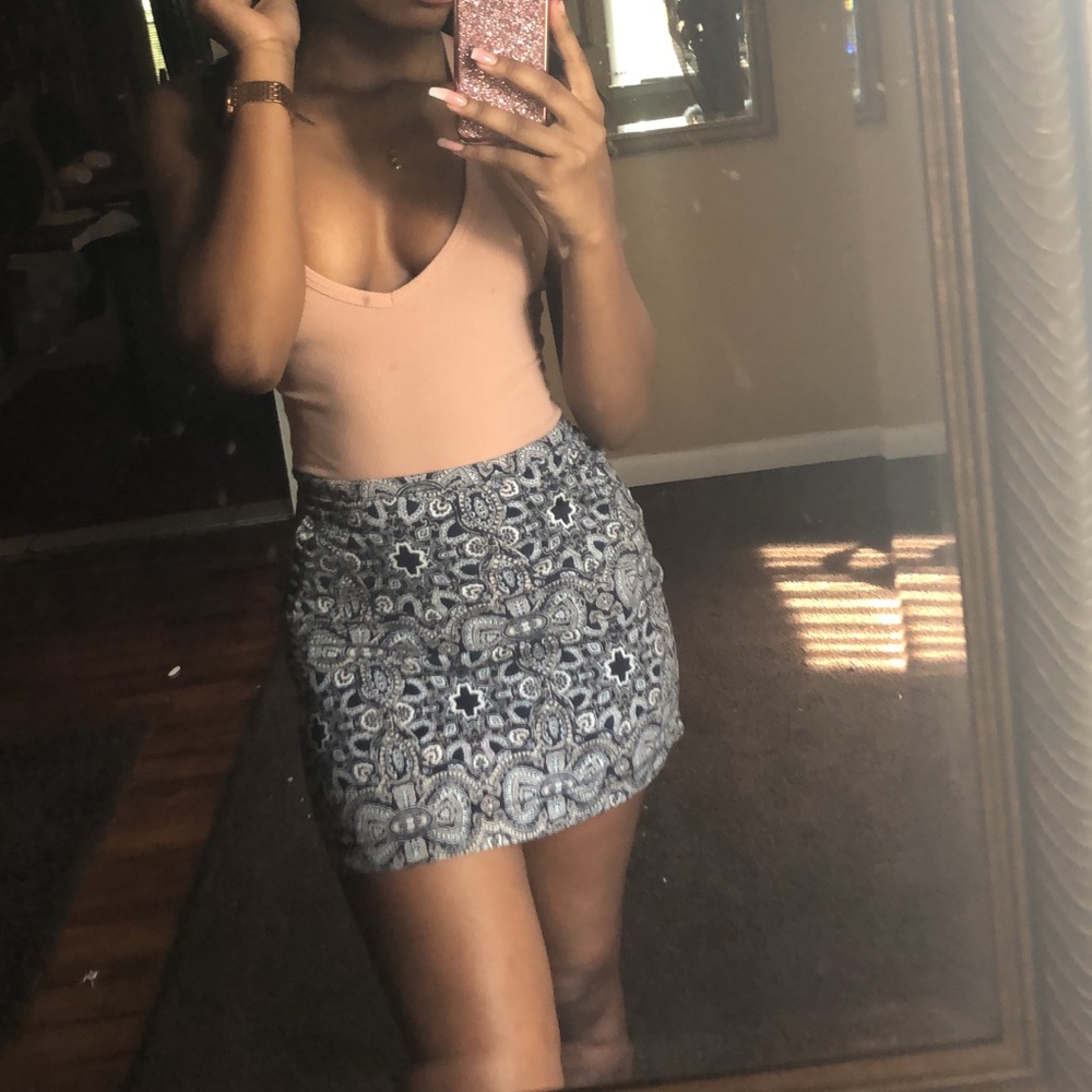 Mini skirt - Picture 2 of 2